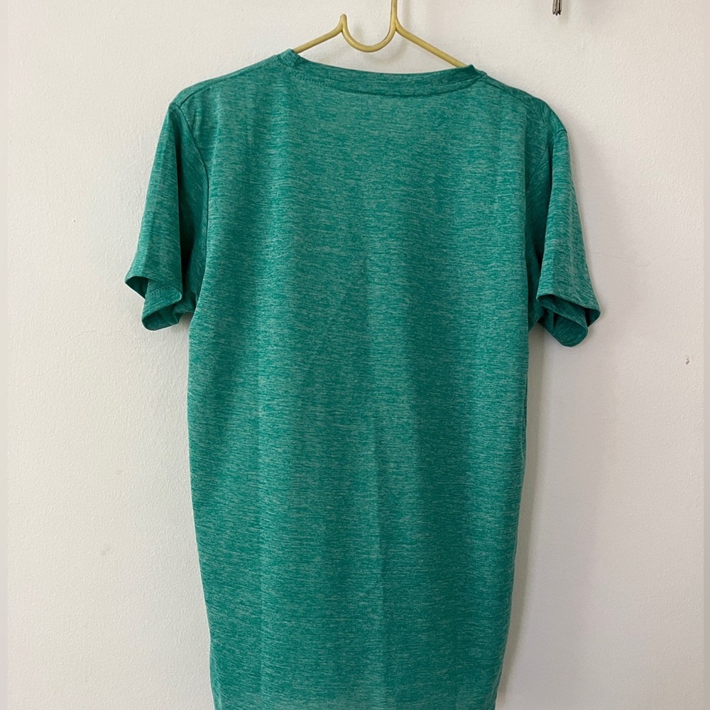 Cool Green T-shirt unisex size medium - Picture 3 of 3